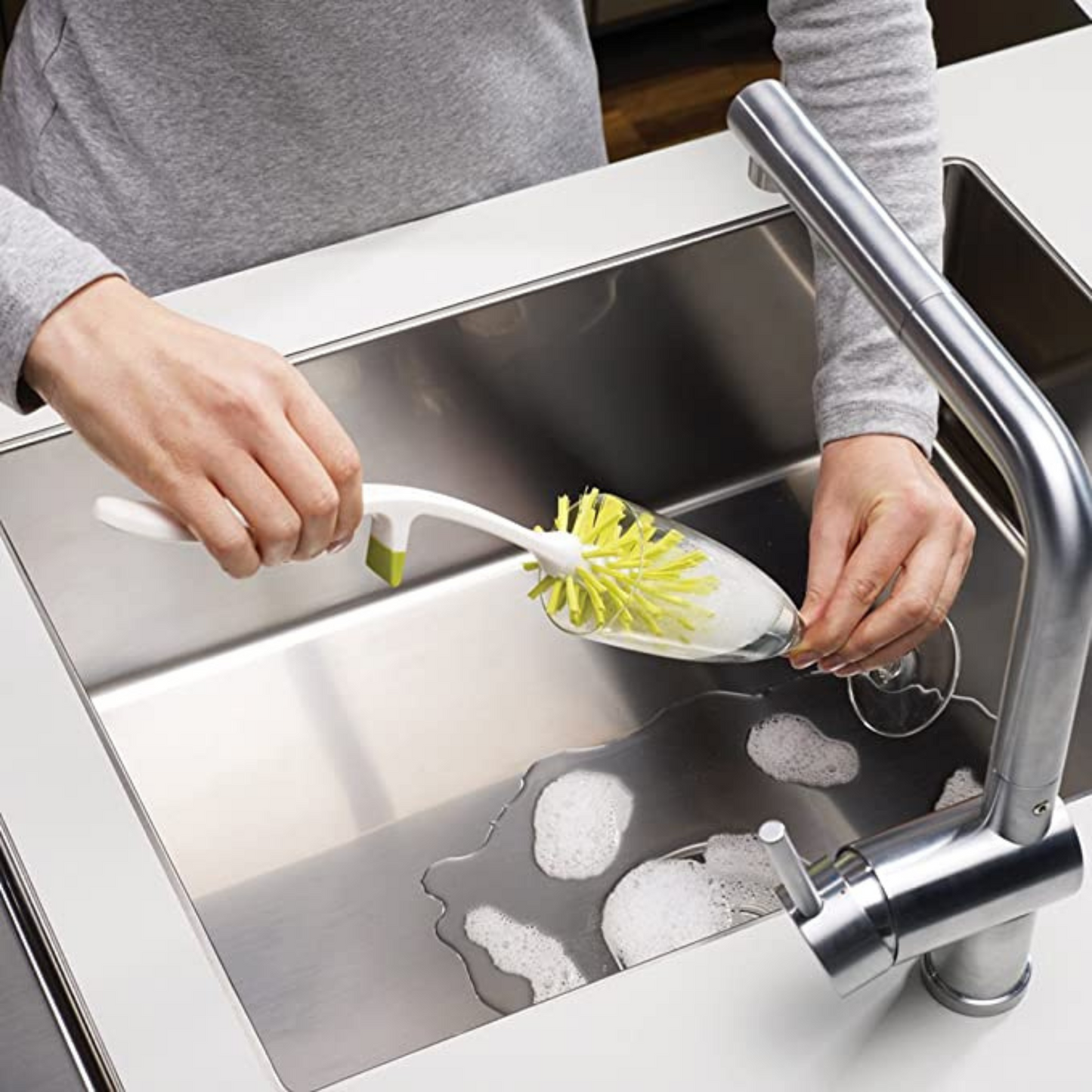 Joseph Joseph Edge Glass Brush | Green