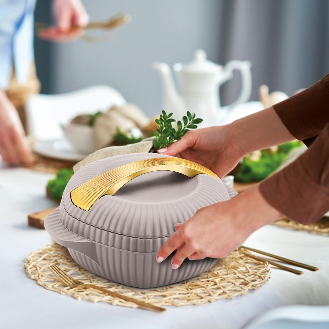 MILTON plastic Oyster 2000 PU Insulated Casserole | Hot & Cold | Easy to Carry |
