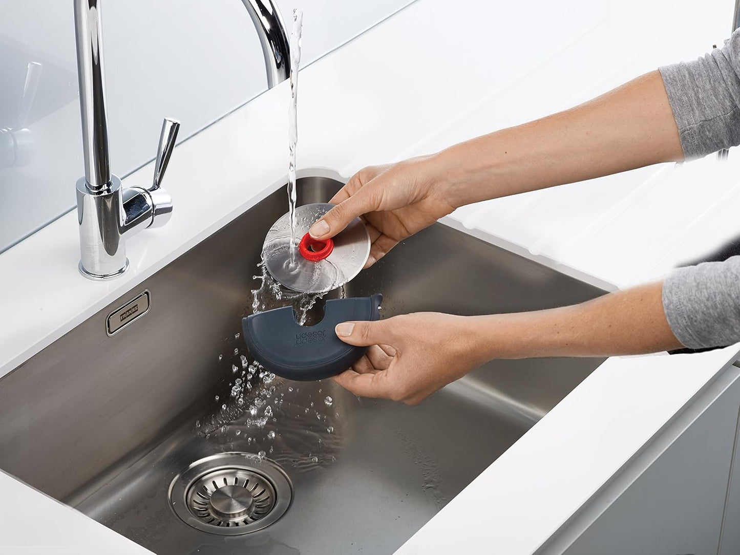 Joseph Joseph Disc Easy Clean Pizza Wheel | Grey/Red |