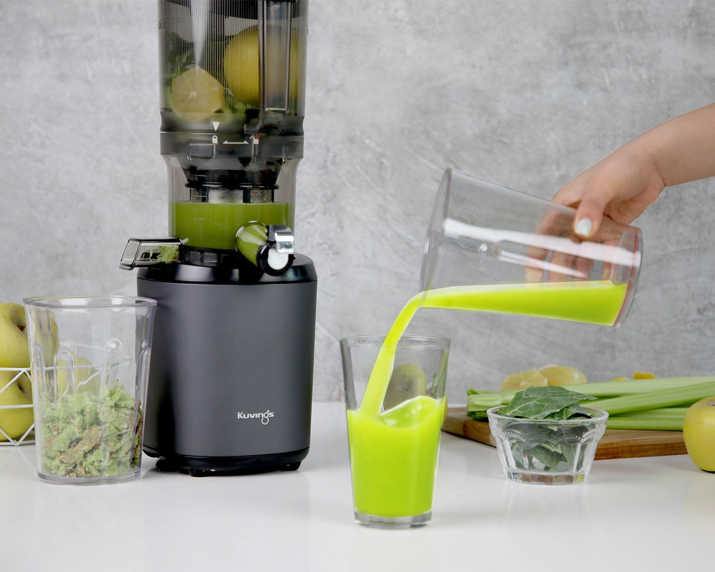 Kuvings AUTO6 | Slow Juice | Black | Vegetable Juicer